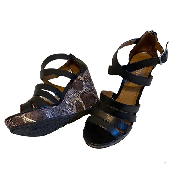 Kenneth Cole Reaction Platform Sandal - Picture 6 of 16